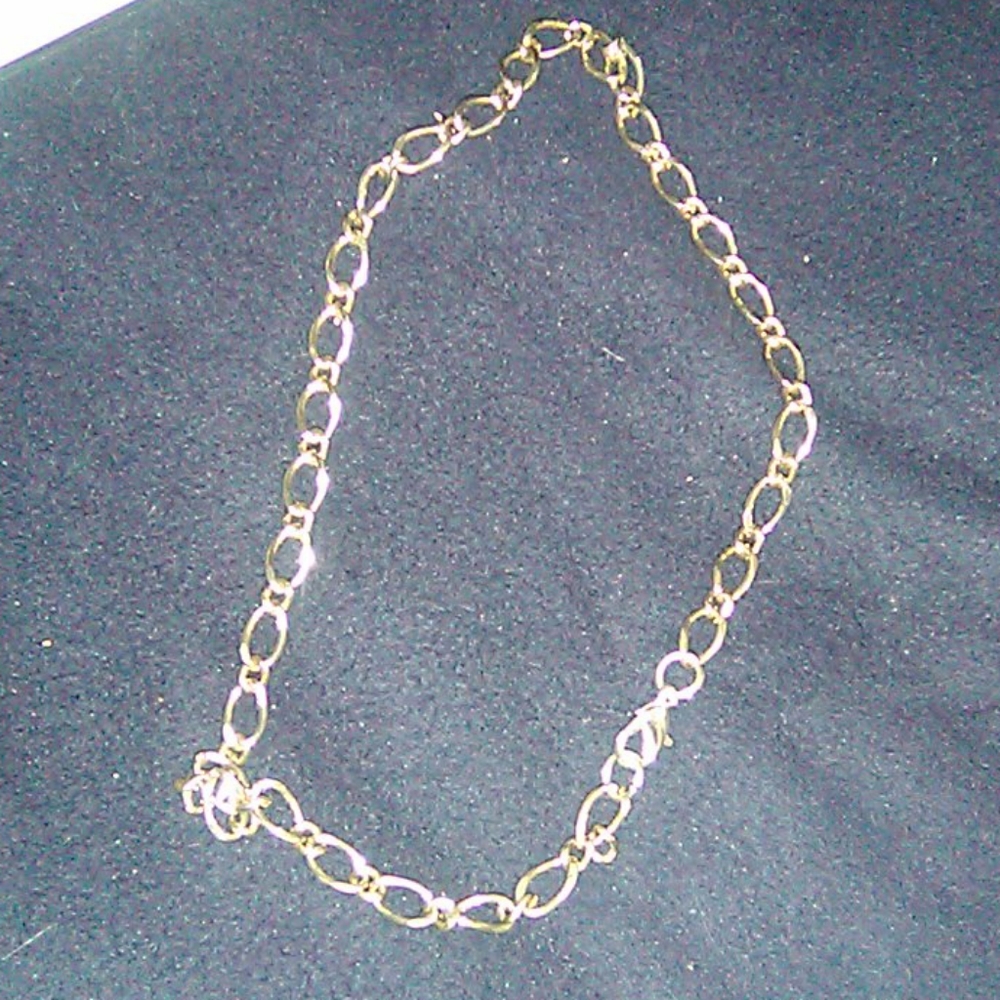 Silver color necklace